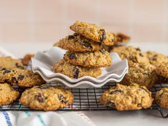 Best Oatmeal Raisin Cookies